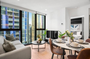 Stunning 2BR Apartment in Melb CBD with Pool and Gym